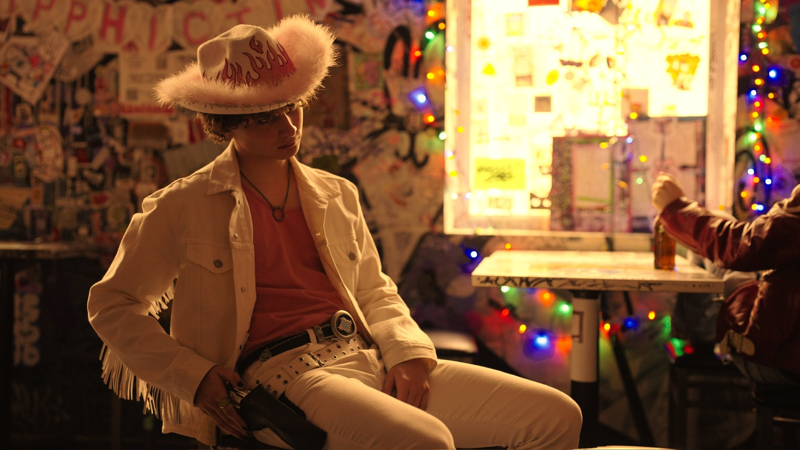 Imagem do Filme THE SUNSET STRANGER