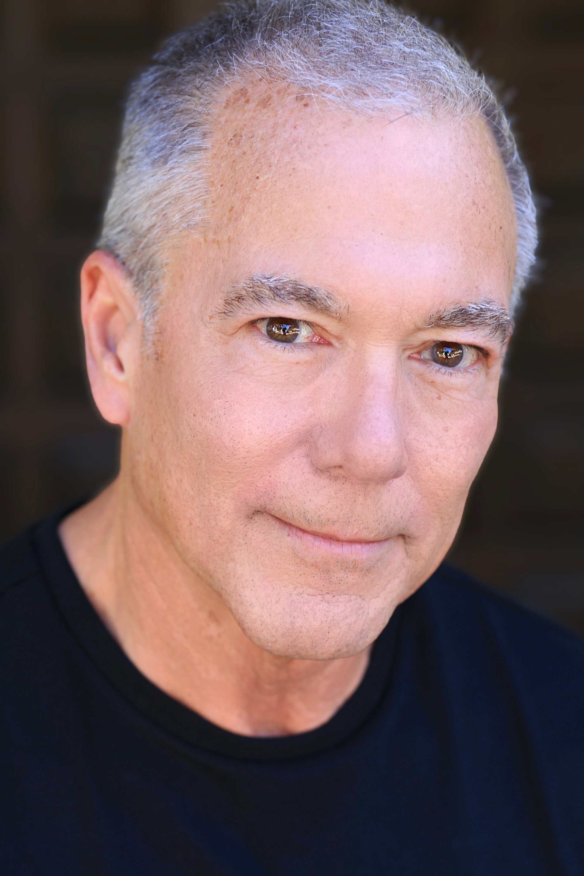 et billede af Carlos Harrison