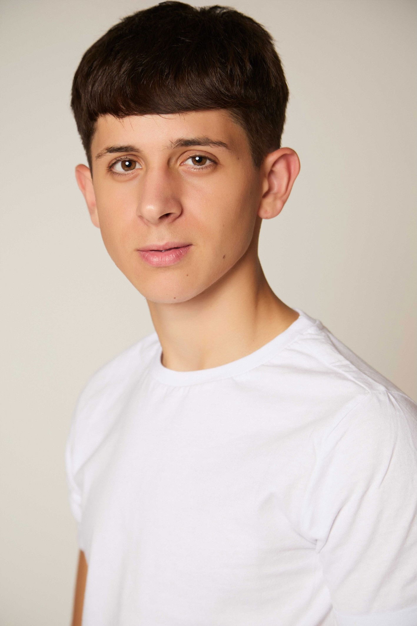 Profile Pau Márquez with character Diego adolescente Profile Pau Márquez with character Diego adolescente