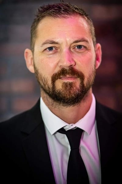 et billede af Lee Shone