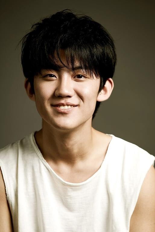 et billede af Kang Yiming