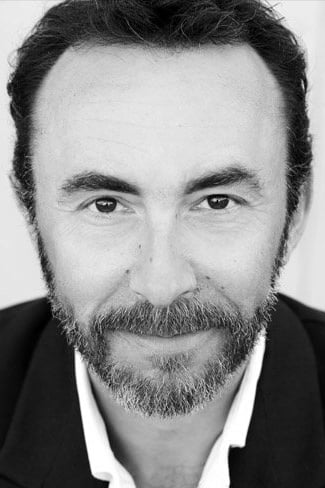 et billede af James Lugton