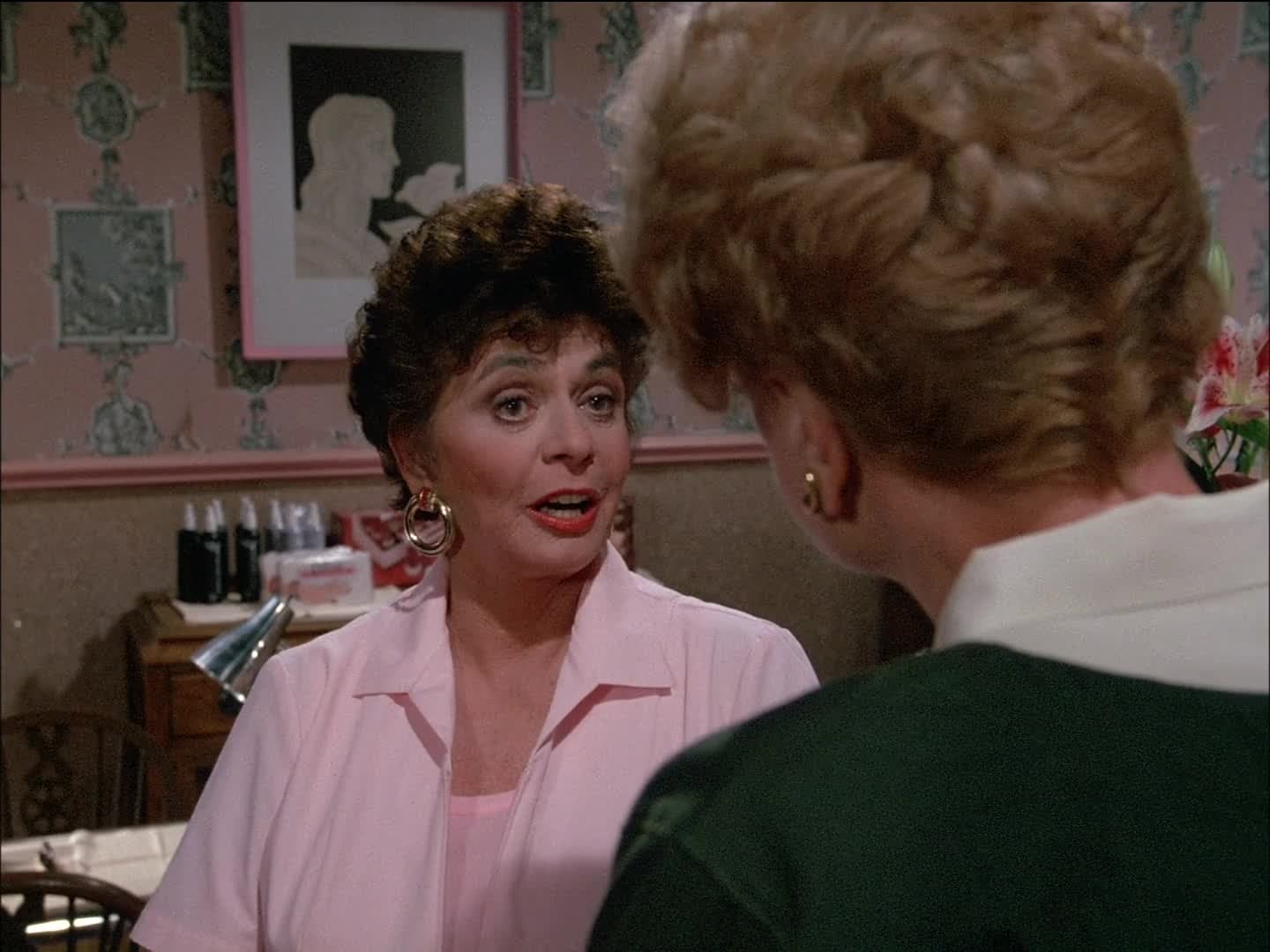 Murder, She Wrote Season 4 :Episode 7  If It's Thursday, It Must Be Beverly