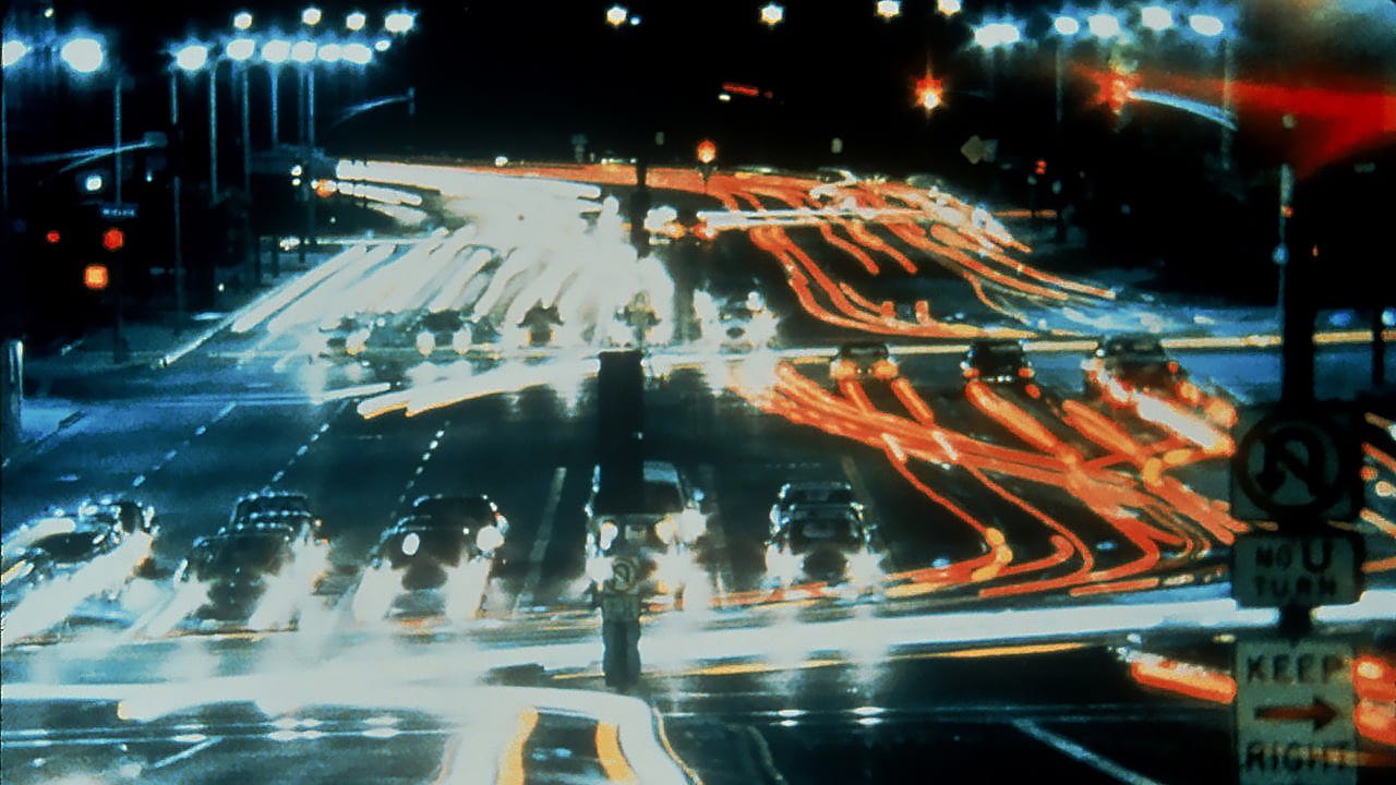 Koyaanisqatsi (1983)