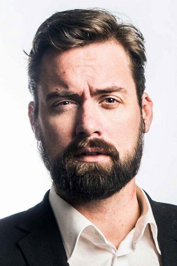 et billede af Mads Holger