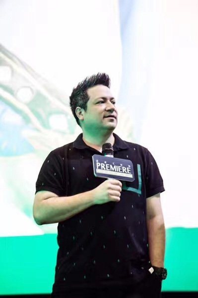 et billede af Dayyan Eng