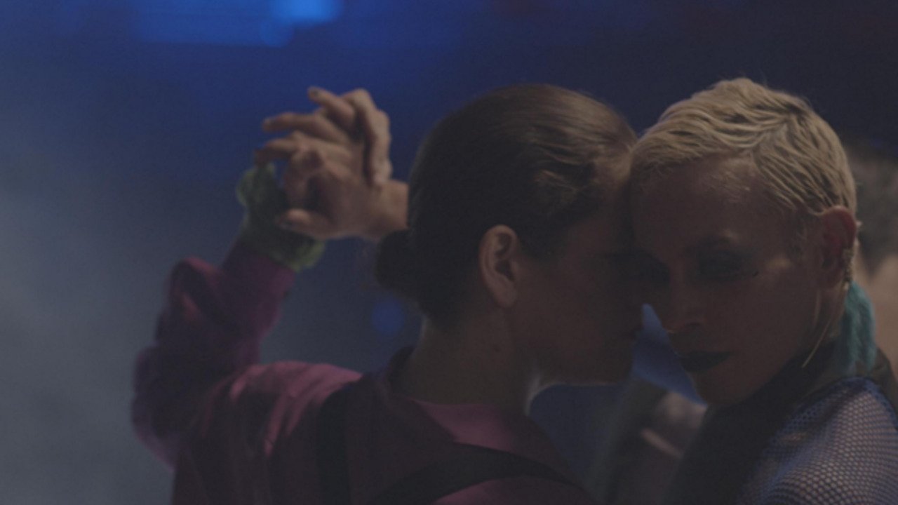 Disitango, A Feminist Hug