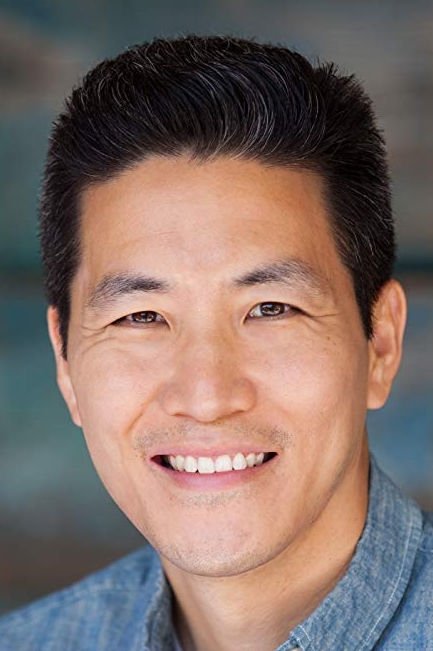 et billede af James S.W. Lee