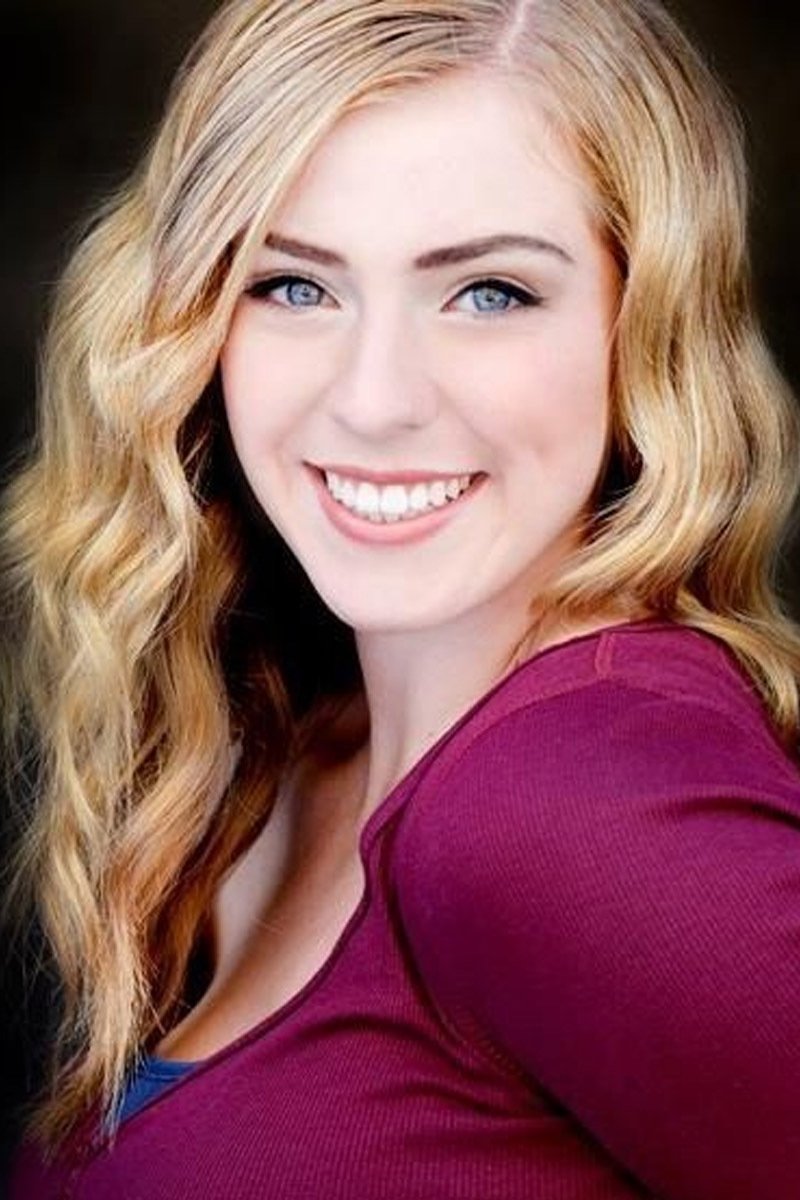 et billede af Mackenzie Mowat