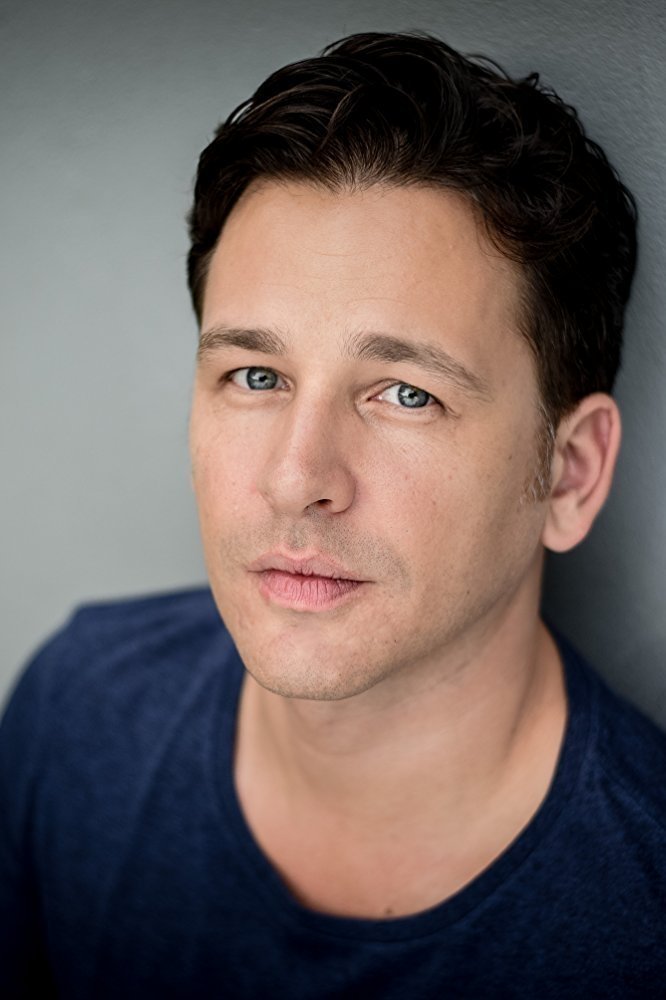 et billede af Theo Landey