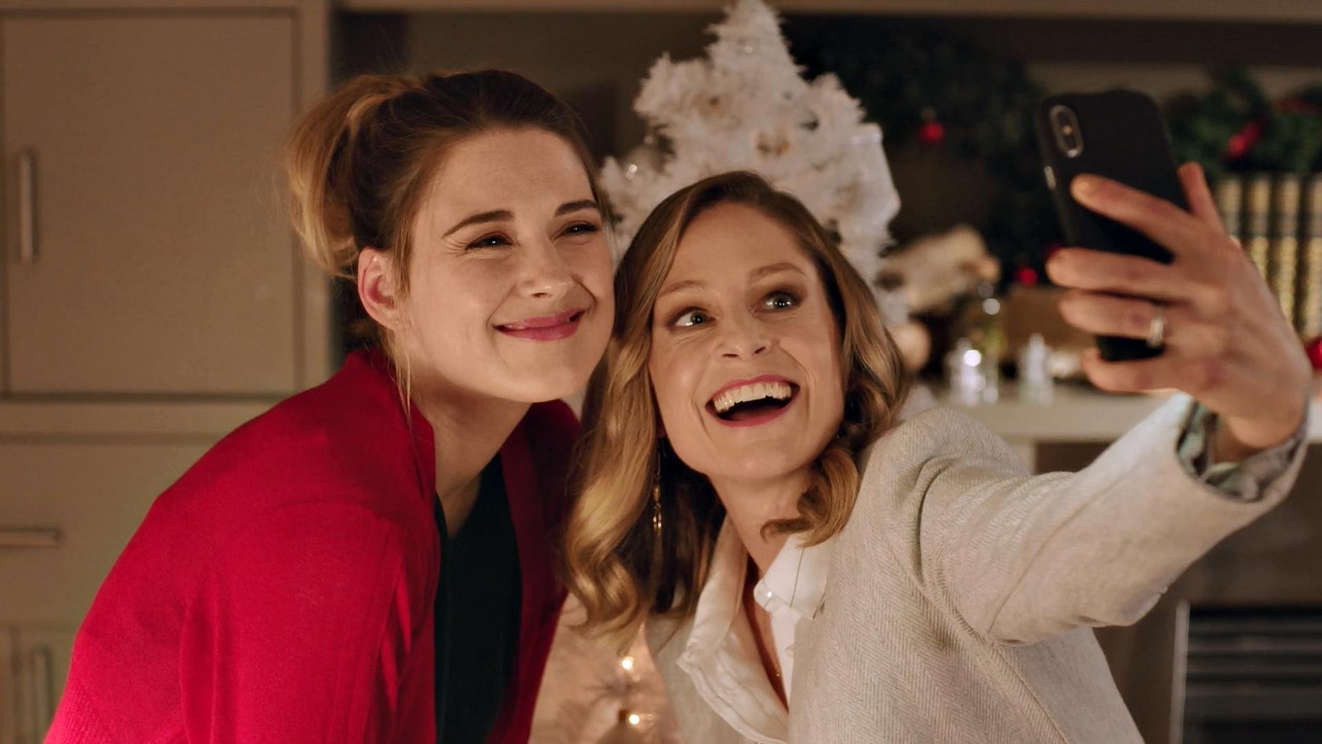 Christmas Around the Corner (2018)