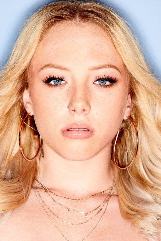 et billede af Dixie Lynn