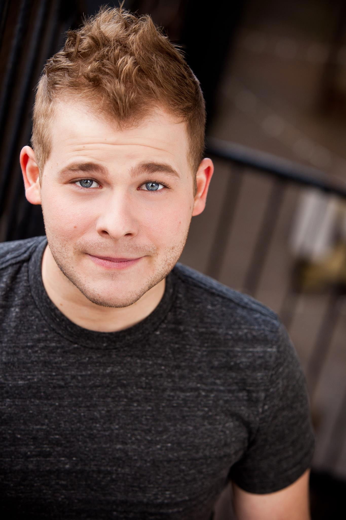 et billede af F. Michael Haynie