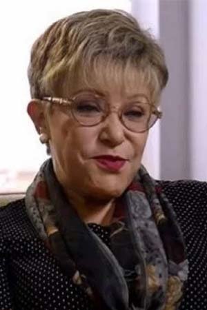 Paula Peña's picture in the cast