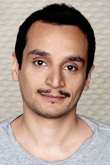 et billede af Arman T. Riahi