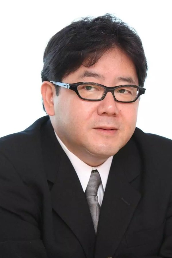 et billede af Yasushi Akimoto