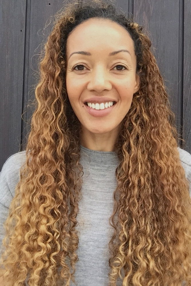 et billede af Mia Okorafor