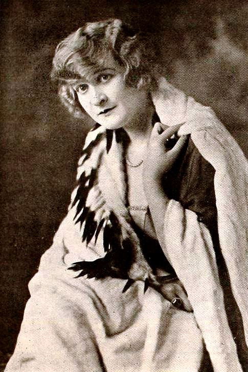 et billede af Adele Blood