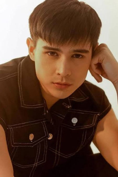 et billede af Ralph De Leon