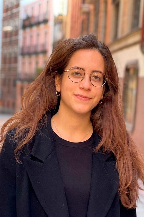 Alba Esquinas | Co-Writer