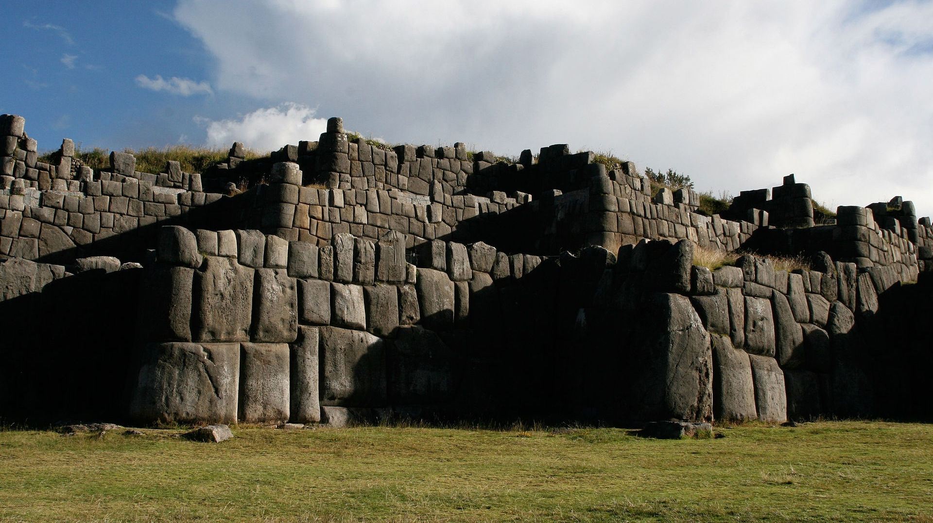 The Living Stones of Sacsayhuamán (2014)