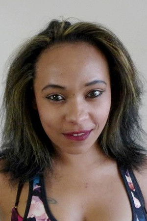 et billede af Chanelle Santos