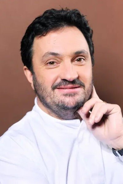 Yves Camdeborde's picture in the cast