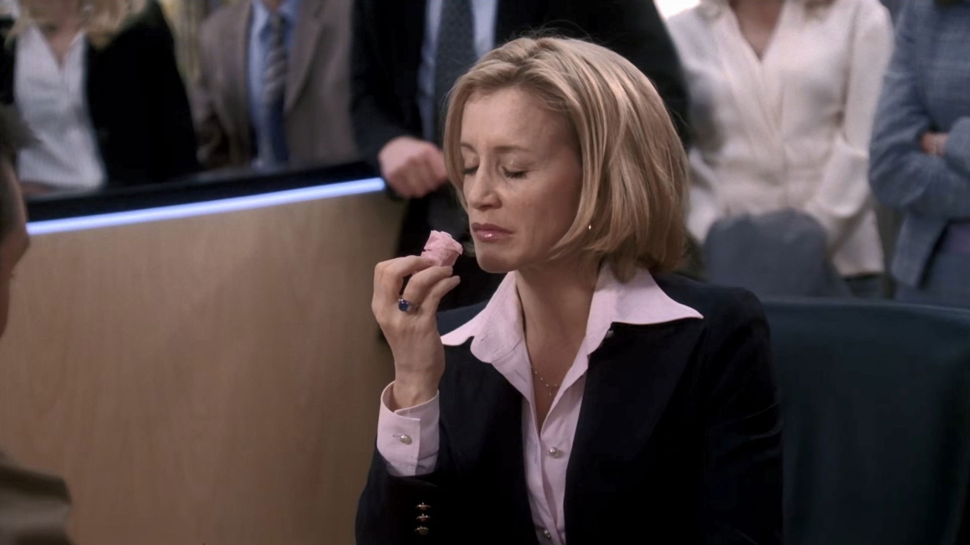 Desperate Housewives Season 2 :Episode 14  Silly People