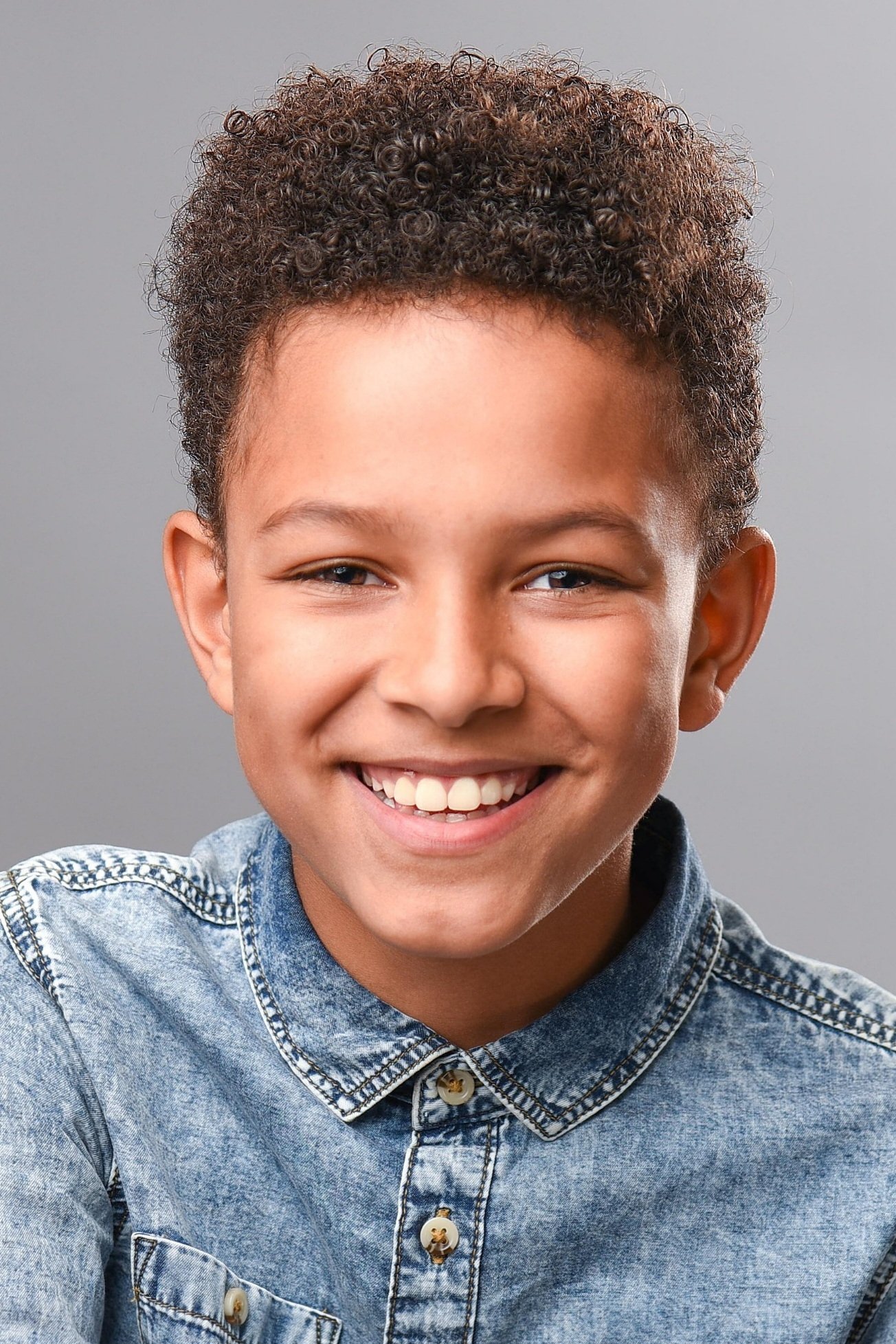 et billede af Theo Somolu