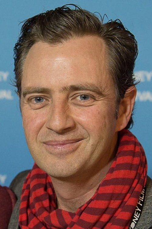 et billede af Andrew Curry