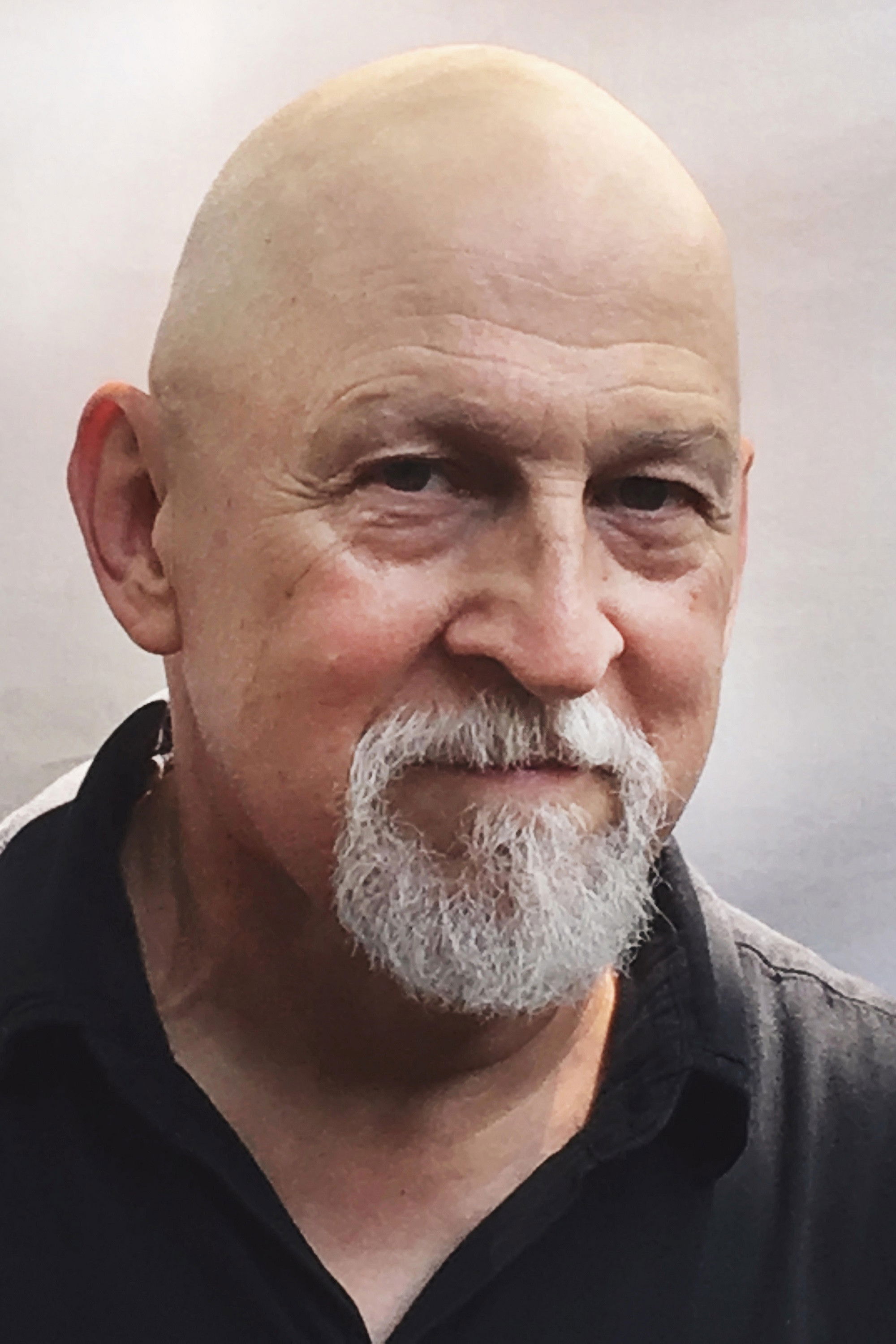 et billede af L.R. Hults