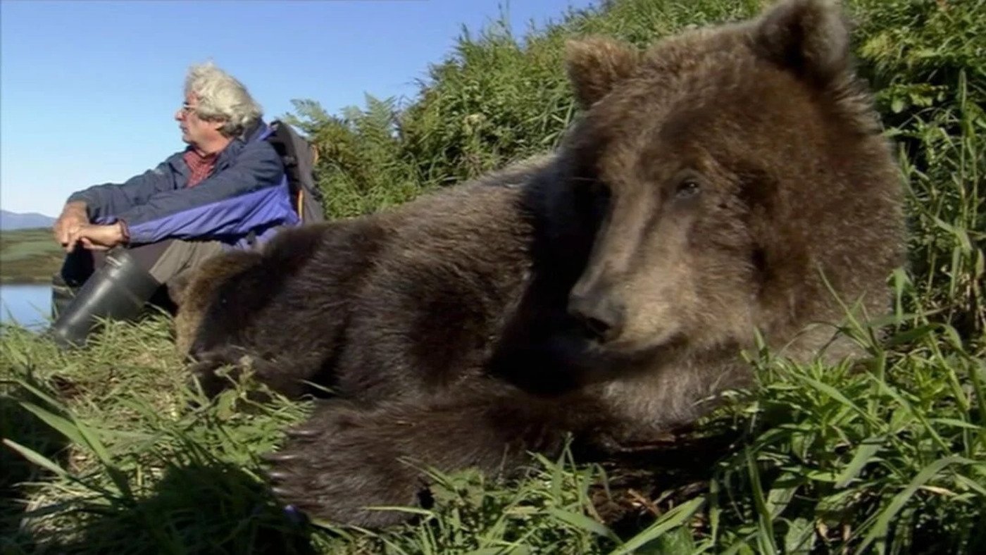 Edge of Eden: Living with Grizzlies (2007)