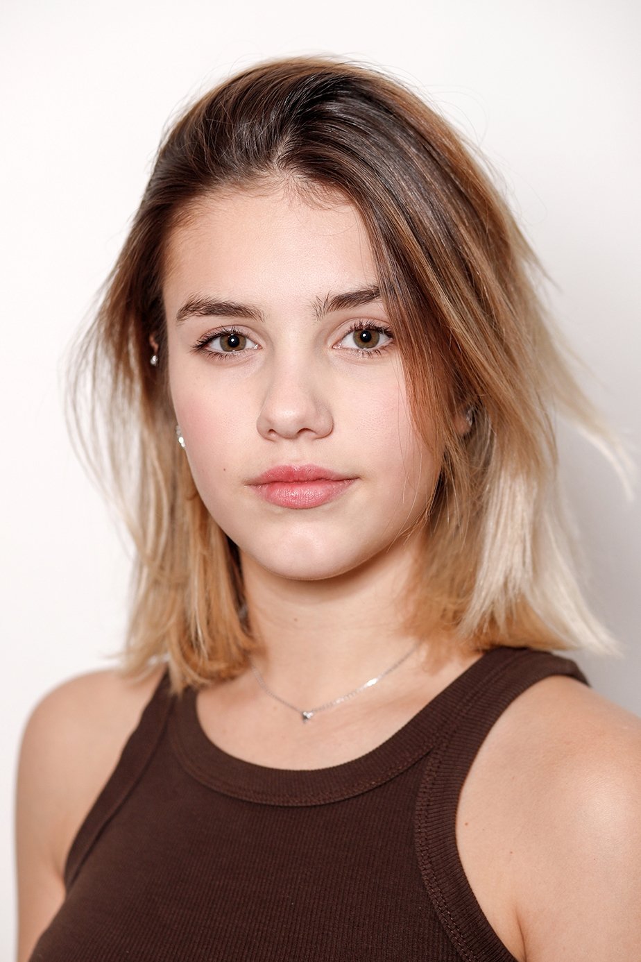 Sára Lutovská's picture in the cast
