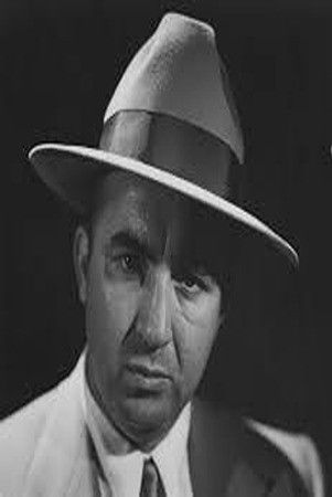 et billede af Mickey Cohen