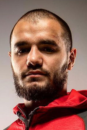 et billede af Khuseyn Baysangurov