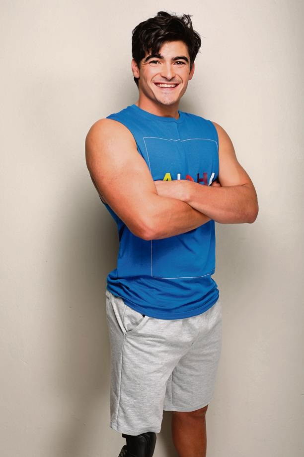 et billede af Caleb Swanepoel