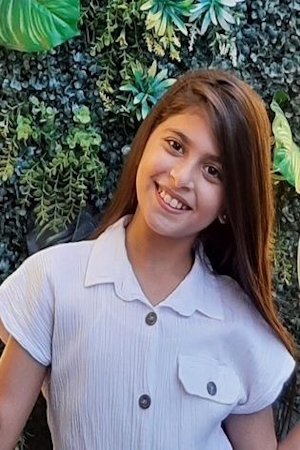 et billede af Lavenia Nader