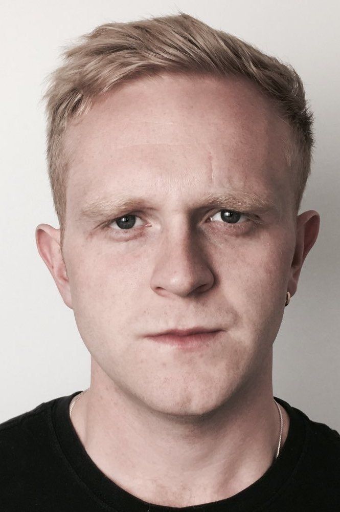 et billede af Josef Davies