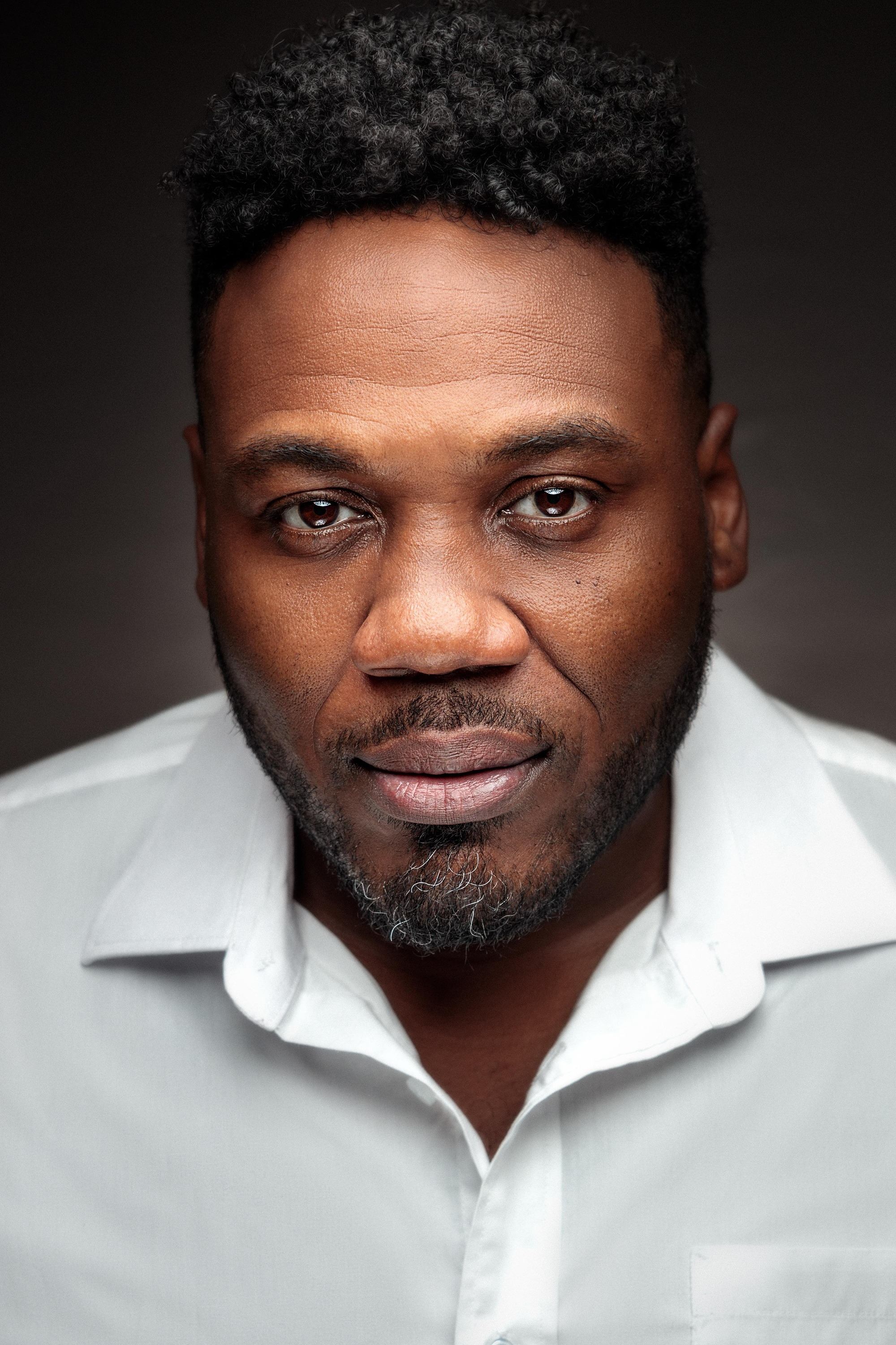 et billede af Rogelio Douglas Jr.