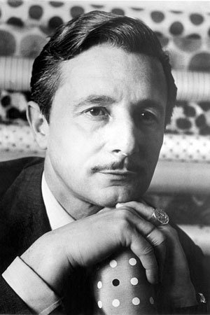 et billede af Oleg Cassini