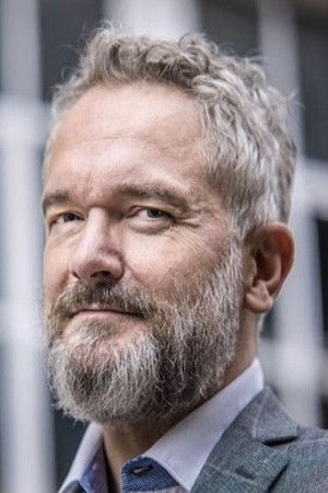 et billede af Piers Gibbon