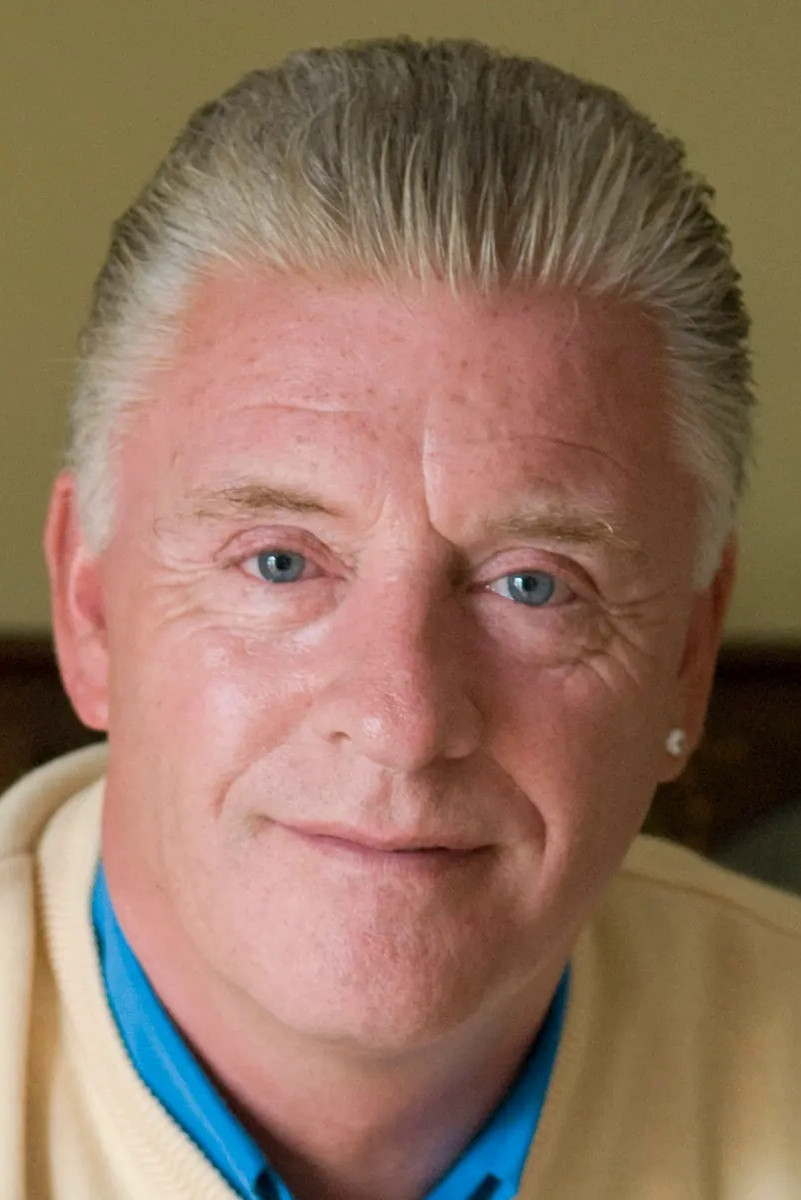 et billede af Derek Acorah