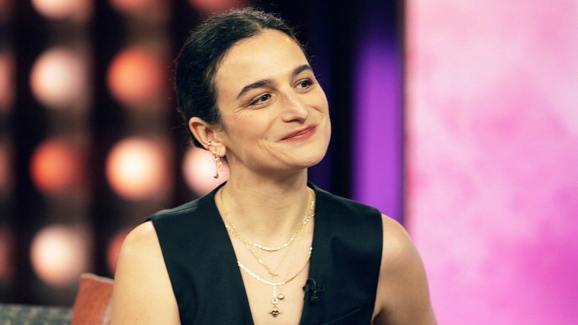 The Kelly Clarkson Show Season 5 :Episode 81  Jenny Slate, Beanie Feldstein, Geraldine Viswanathan, Sabrina Elba, Karine Jean-Pierre