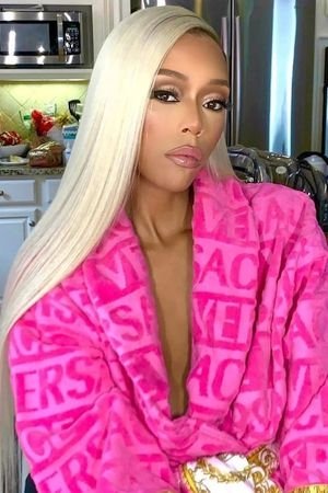 et billede af Adiz Benson