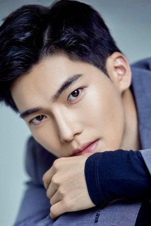 et billede af Son Tae-yang