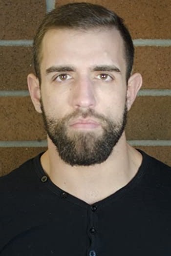 et billede af Joshua Mazerolle