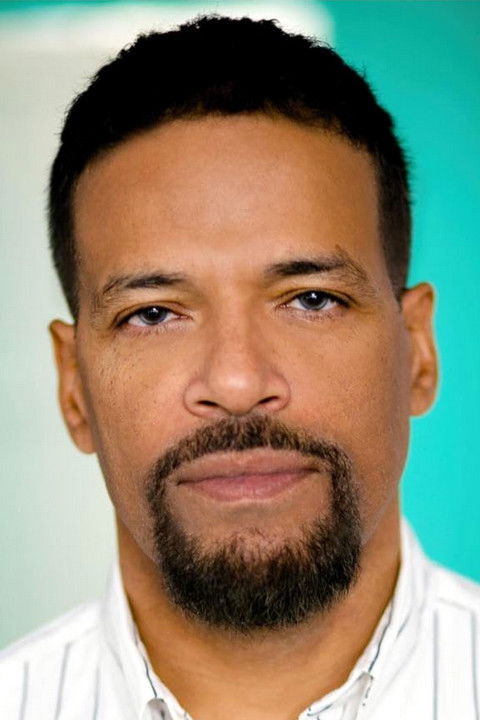 et billede af B'nard Lewis