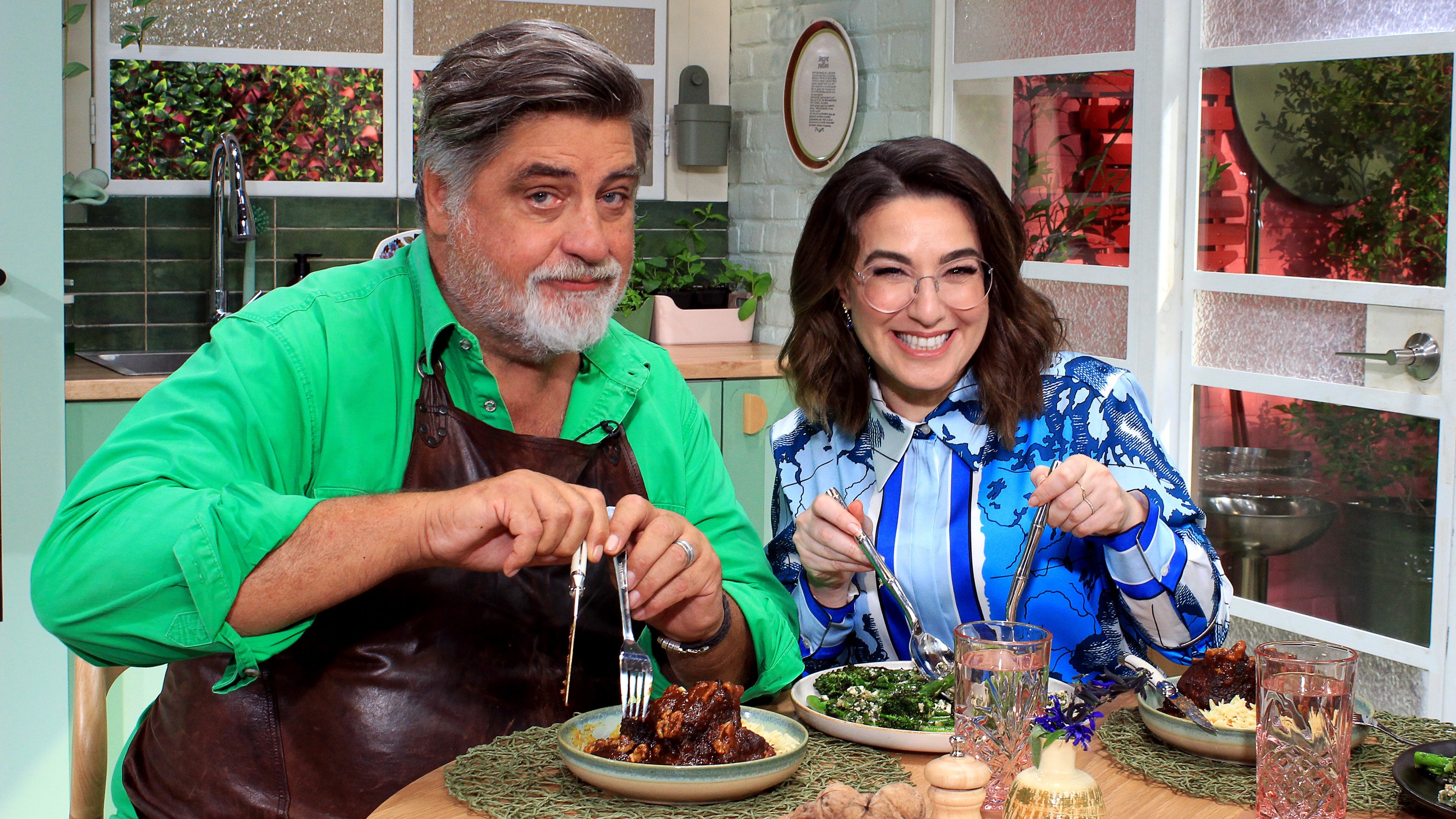 A Bite to Eat with Alice 2x1