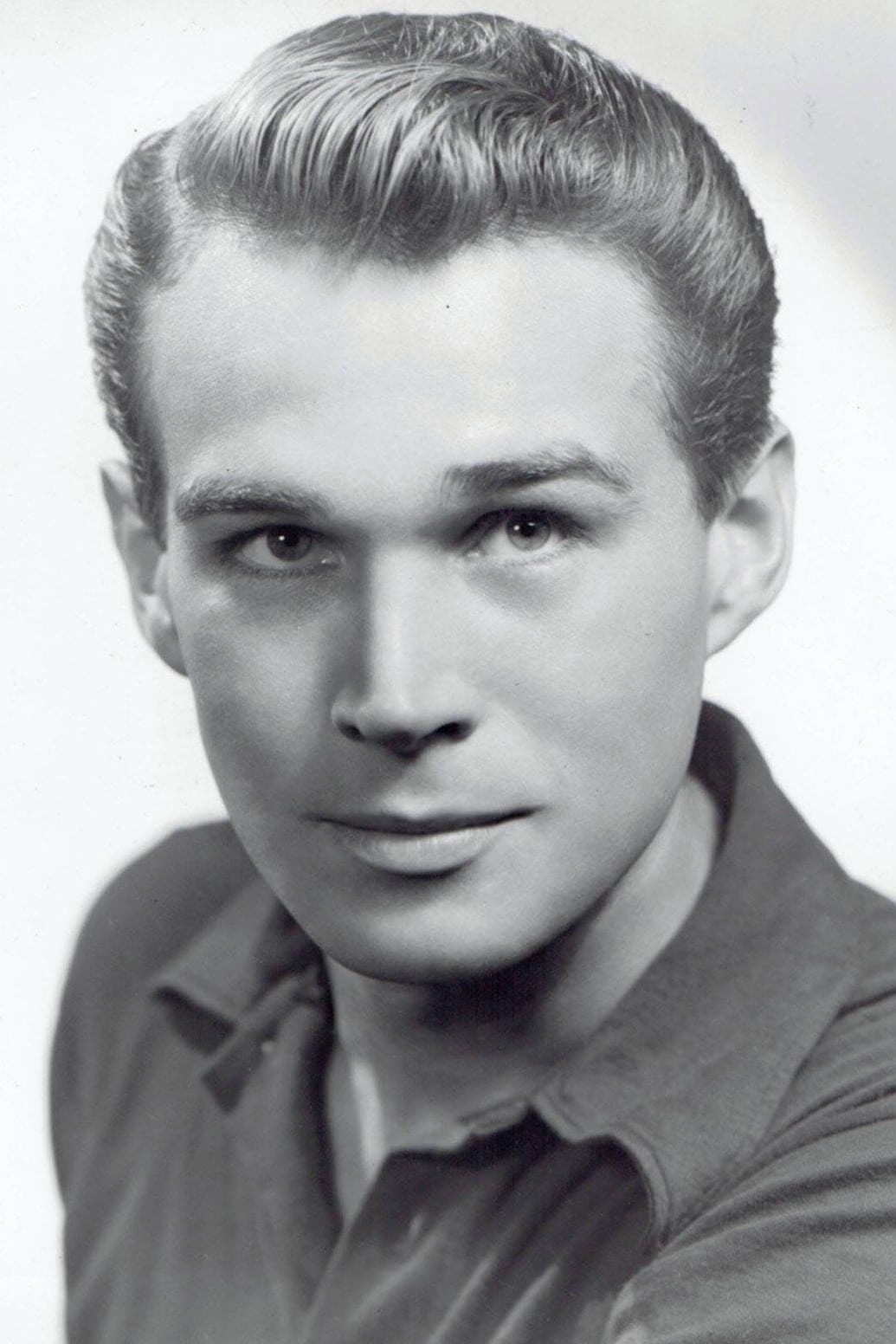 29 Classic 1950s Men's Hairstyles You Can Still Rock Today