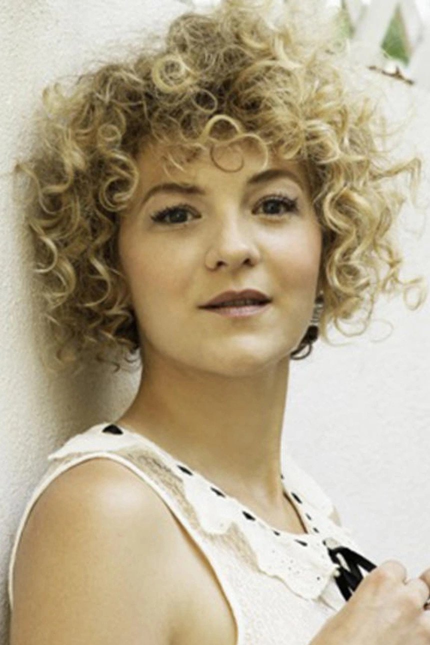 et billede af Oona Mekas